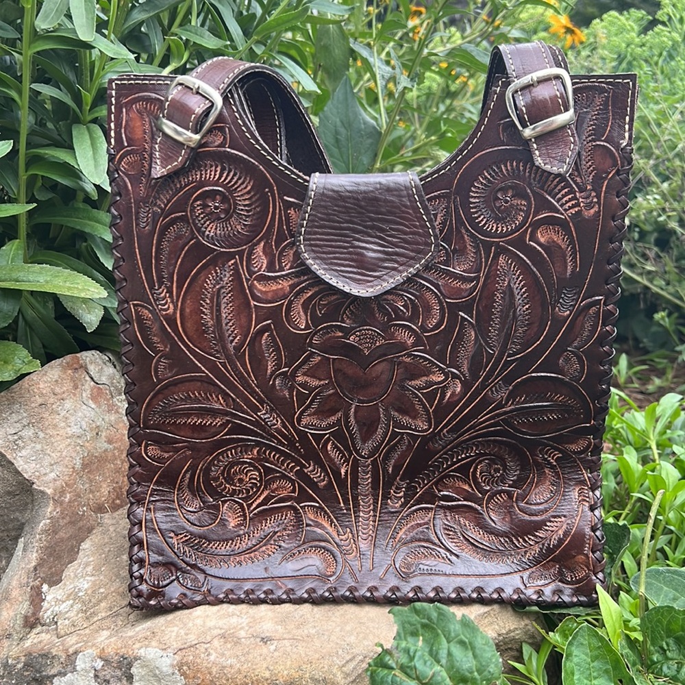 NWT Hand Crafted Leather Purse